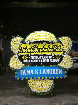 Papan Bunga Duka di Kacang Pedang